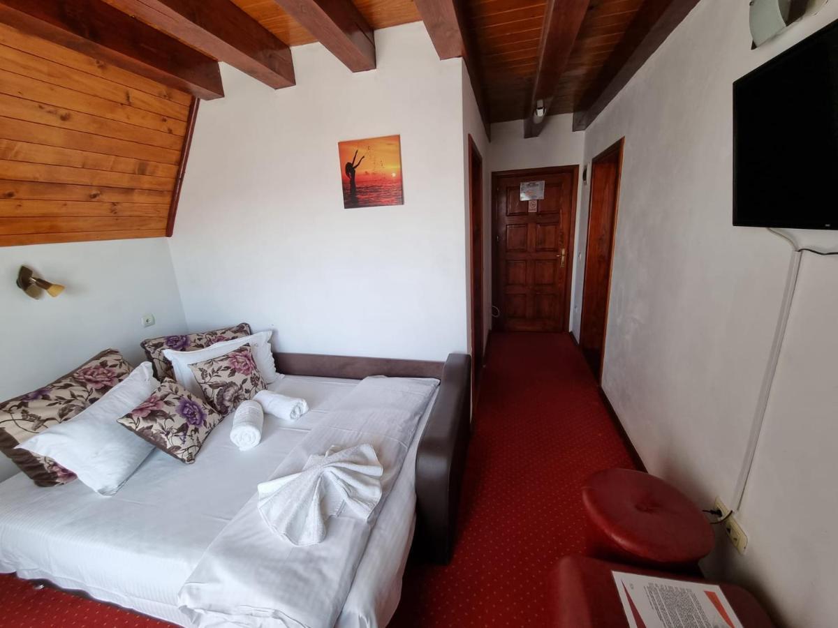 Hotel Casa Luca à Vama Veche Extérieur photo